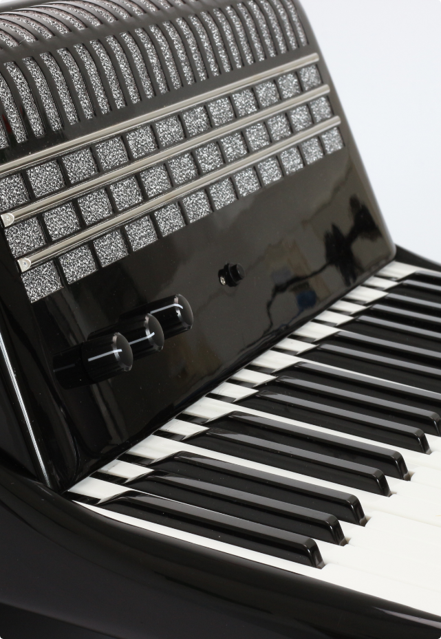 SmartCordion - elektronisches Akkordeon, Detail Tastatur und Regler